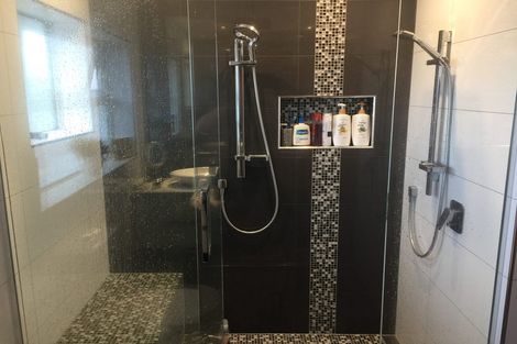 Photo of property in 95 Bradbury Road, Botany Downs, Auckland, 2010