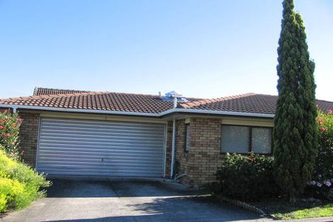 Photo of property in 1 Bosnyak Drive, Te Atatu South, Auckland, 0610