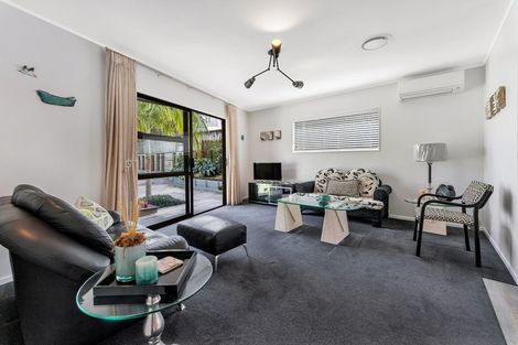 Photo of property in 2/2 Patons Road, Howick, Auckland, 2014