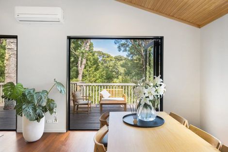 Photo of property in 53b Onedin Place, Titirangi, Auckland, 0604