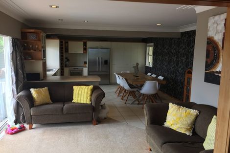 Photo of property in 95 Bradbury Road, Botany Downs, Auckland, 2010