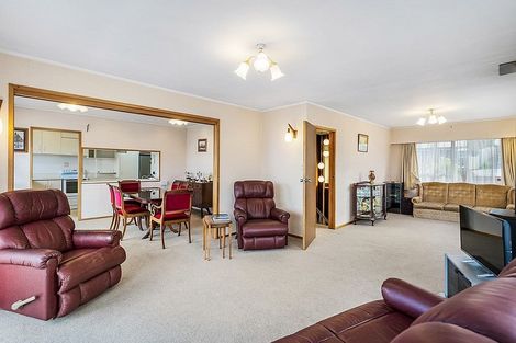 Photo of property in 26 Masterton Road, Rothesay Bay, Auckland, 0630