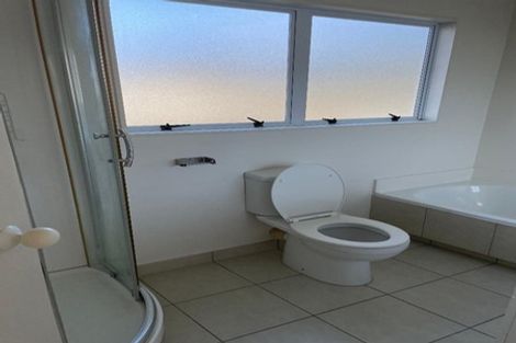 Photo of property in 2/17 Kells Place, Botany Downs, Auckland, 2010