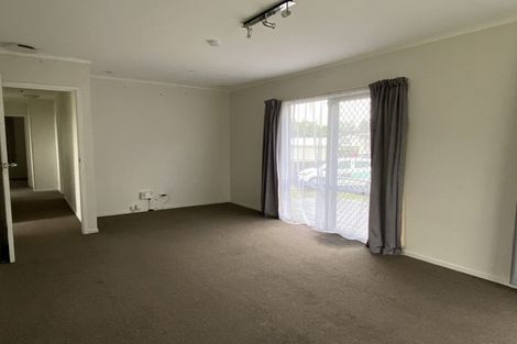 Photo of property in 21 Adel Place, Weymouth, Auckland, 2103