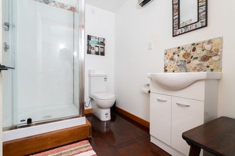 Photo of property in 61 Lorenzen Bay Road, Raglan, 3225