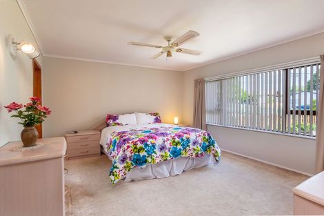 Photo of property in 17 Armagh Road, Blockhouse Bay, Auckland, 0600