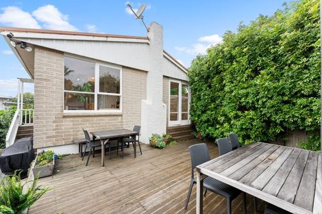 Photo of property in 1/48 Woodside Avenue, Northcote, Auckland, 0627