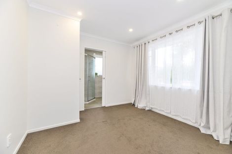 Photo of property in 11 Harrington Road, Henderson, Auckland, 0610