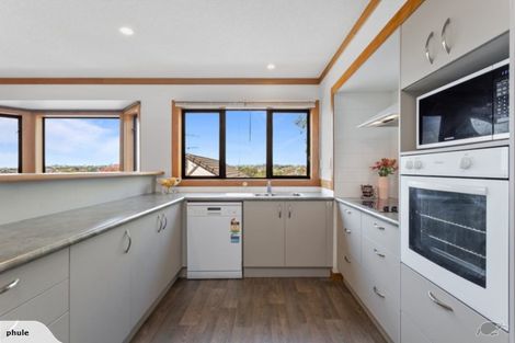 Photo of property in 1/126 Carlisle Road, Browns Bay, Auckland, 0632