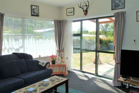 Photo of property in 4 Cornwall Street, Picton, 7220