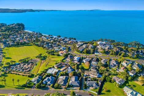 Photo of property in 19 Esther Place, Red Beach, 0932