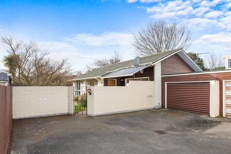 Photo of property in 2/18 Powell Crescent, Ilam, Christchurch, 8041