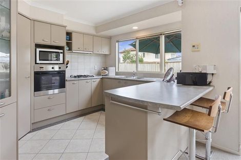 Photo of property in 12 Carousel Crescent, East Tamaki Heights, Auckland, 2016