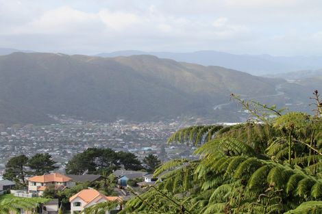 Photo of property in 38 Arahiwi Grove, Tirohanga, Lower Hutt, 5010