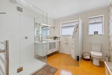 Photo of property in 25 Nikau Street, Inglewood, 4330