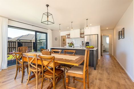 Photo of property in 9 Angus Place, Rangiora, 7400