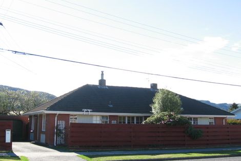 Photo of property in 2b Dunns Street, Silverstream, Upper Hutt, 5019