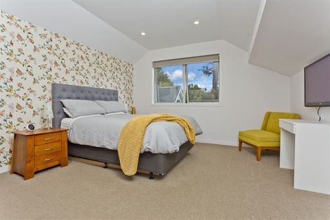 Photo of property in 100 Kowhai Road, Campbells Bay, Auckland, 0630