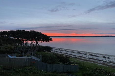 Photo of property in 121 Torkar Road, Clarks Beach, 2122