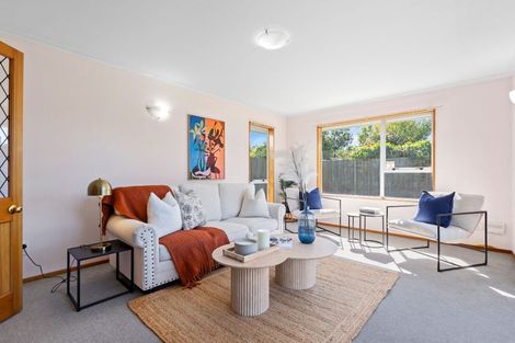 Photo of property in 2/3 Claverley Gardens, Avonhead, Christchurch, 8042