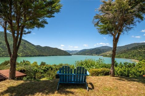 Photo of property in 579 Queen Charlotte Drive, Havelock, 7281