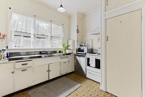 Photo of property in 31 David Street, Westown, New Plymouth, 4310