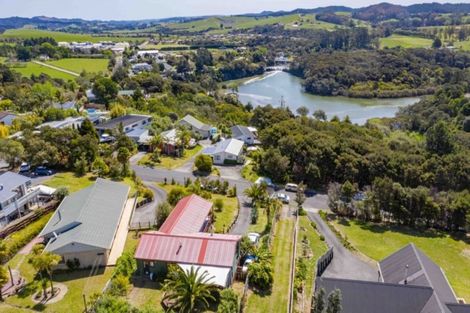 Photo of property in 11 Falls View Road, Haruru, 0204