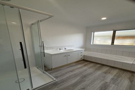 Photo of property in 1/9 Waiwera Place, Merrilands, New Plymouth, 4312