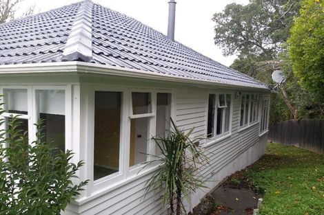 Photo of property in 1a Trojan Crescent, New Lynn, Auckland, 0600