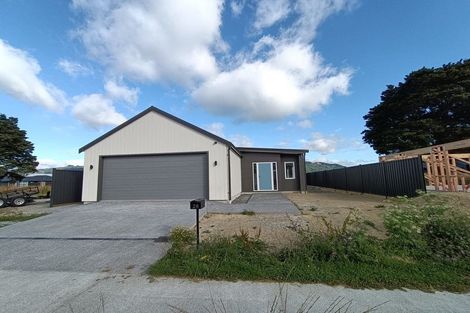 Photo of property in 28 Cynisca Crescent, Wallaceville, Upper Hutt, 5018