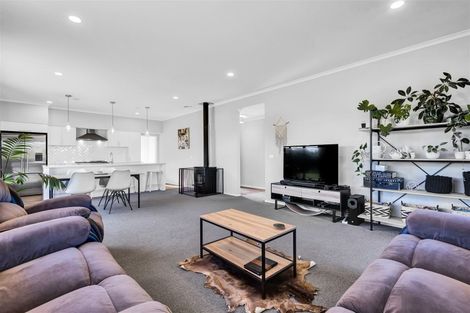 Photo of property in 1108e Egmont Road, Egmont Village, New Plymouth, 4372