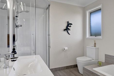 Photo of property in 3 Climie Crescent, Hawera, 4610