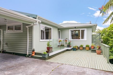 Photo of property in 176 Normandale Road, Normandale, Lower Hutt, 5010