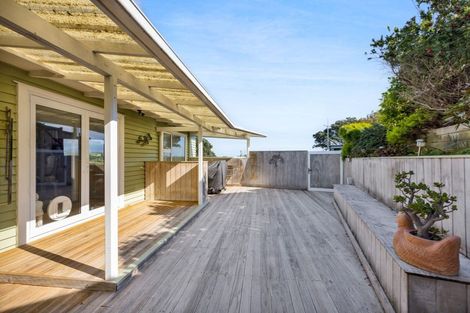 Photo of property in 5 Scott Street, Moturoa, New Plymouth, 4310