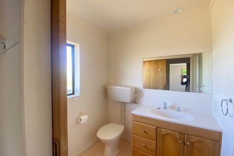 Photo of property in 142 Botany Road, Botany Downs, Auckland, 2010