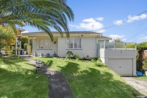 Photo of property in 61 Lyons Avenue, Murrays Bay, Auckland, 0630