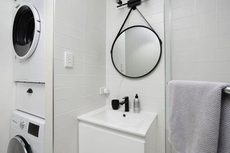 Photo of property in 1/72l Kitchener Road, Milford, Auckland, 0620