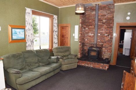 Photo of property in 74 Dalry Street, Wallacetown, 9816