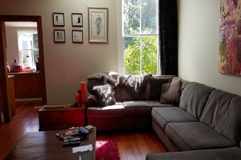 Photo of property in 11 Aorangi Terrace, Thorndon, Wellington, 6011