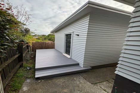 Photo of property in 30 Atkinson Road, Titirangi, Auckland, 0604