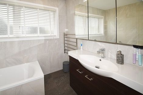 Photo of property in 26 Jaemont Avenue, Te Atatu South, Auckland, 0610