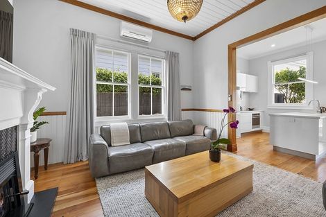 Photo of property in 8 Morley Street, New Plymouth, 4310