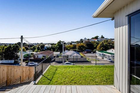 Photo of property in 92 Mangorei Road, Strandon, New Plymouth, 4312