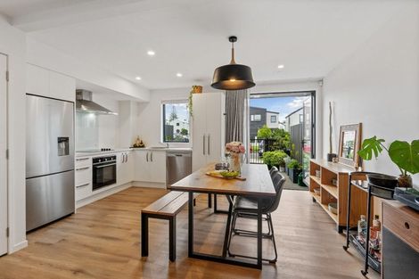 Photo of property in 31 Cessna Crescent, Mangere, Auckland, 2022