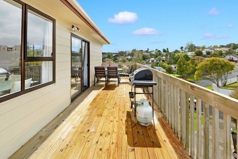 Photo of property in 74 Powrie Street, Glenfield, Auckland, 0629
