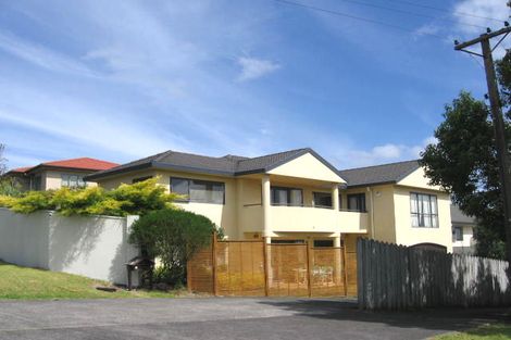 Photo of property in 1/362 East Coast Road, Sunnynook, Auckland, 0630