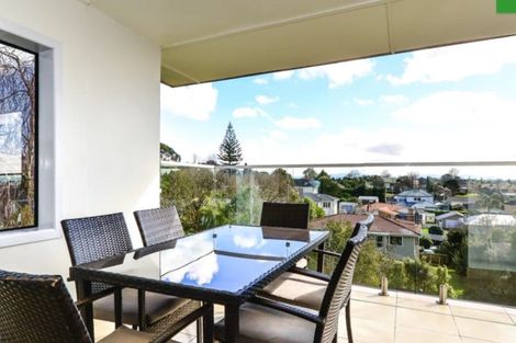 Photo of property in 72 Forest Lake Road, Forest Lake, Hamilton, 3200