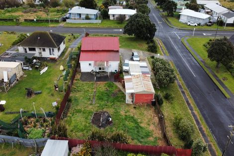 Photo of property in 16 Egmont Street, Castlecliff, Whanganui, 4501
