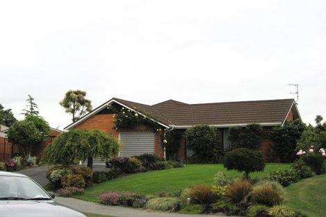 Photo of property in 8 Brigadoon Place Avonhead Christchurch City