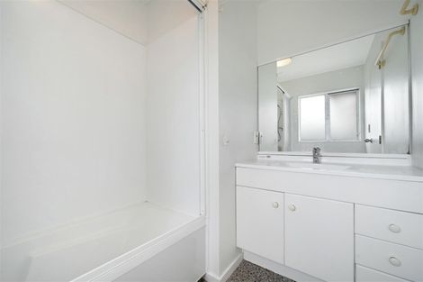 Photo of property in 23 Central Park Drive, Te Atatu South, Auckland, 0610